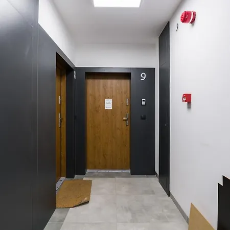 Krauthofera With Balcony By Renters Apartment *