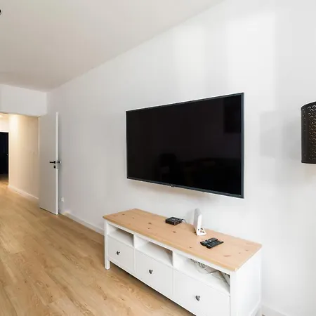 Krauthofera With Balcony By Renters Apartment Poznan